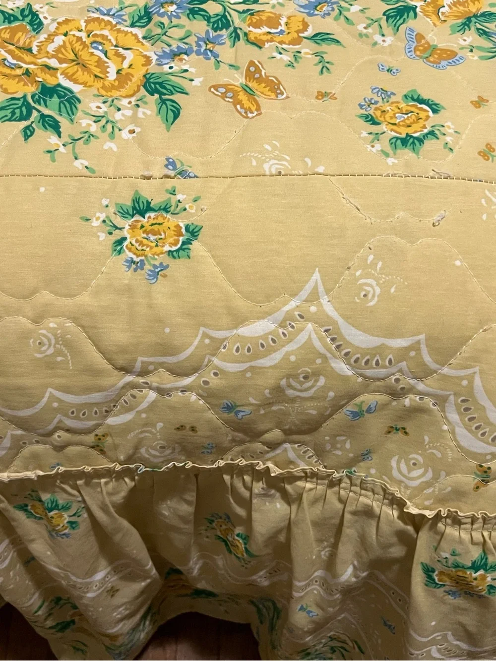 Vintage Used Floral Rhapsody Full Yellow Floral Quilt Bedspread